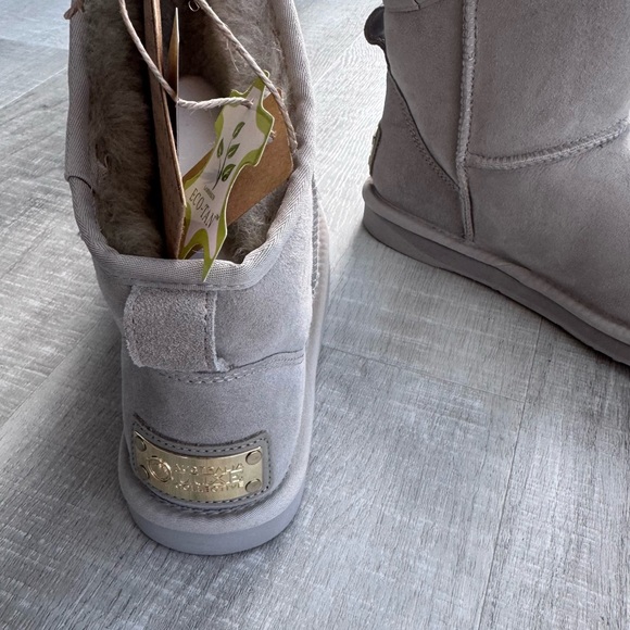 Luxe Australian Gray Suede Boots Brand new never worn - Picture 5 of 7